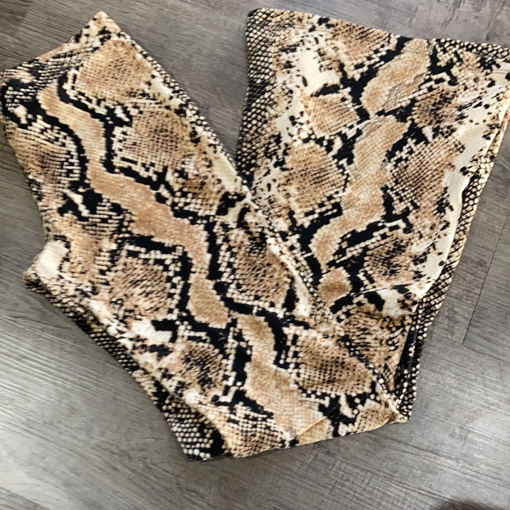 Buckle daytrip snakeskin bell bottom polyester and spandex pants size S